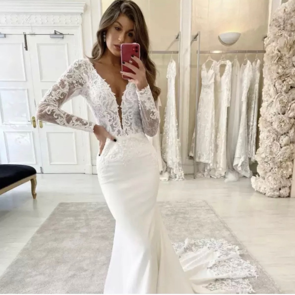 Essence of australia Vintage-inspired Mermaid Wedding Dress With Long Sleeves